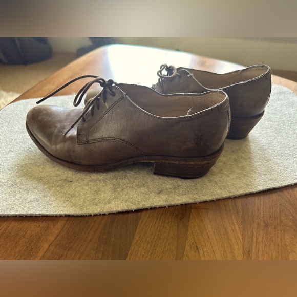 Frye Carson Derby Oxfords - Picture 1 of 5